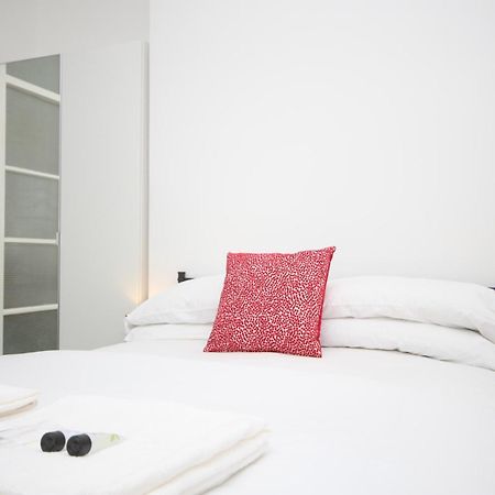 Barton Beachside - Stylish Studio Apartment, Double & Single - Central Beach & Promenade Location - Over 21'S, Family Friendly Only, Id Required Blackpool Exterior foto
