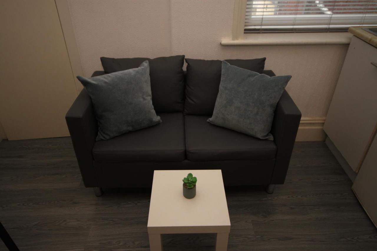 Barton Beachside - Stylish Studio Apartment, Double & Single - Central Beach & Promenade Location - Over 21'S, Family Friendly Only, Id Required Blackpool Exterior foto