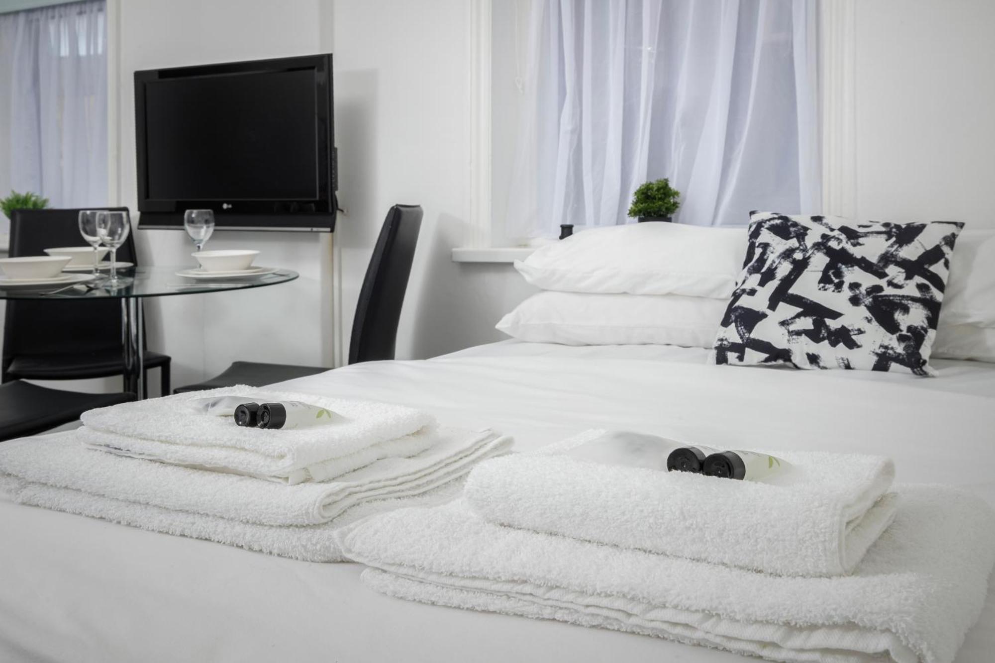 Barton Beachside - Stylish Studio Apartment, Double & Single - Central Beach & Promenade Location - Over 21'S, Family Friendly Only, Id Required Blackpool Exterior foto