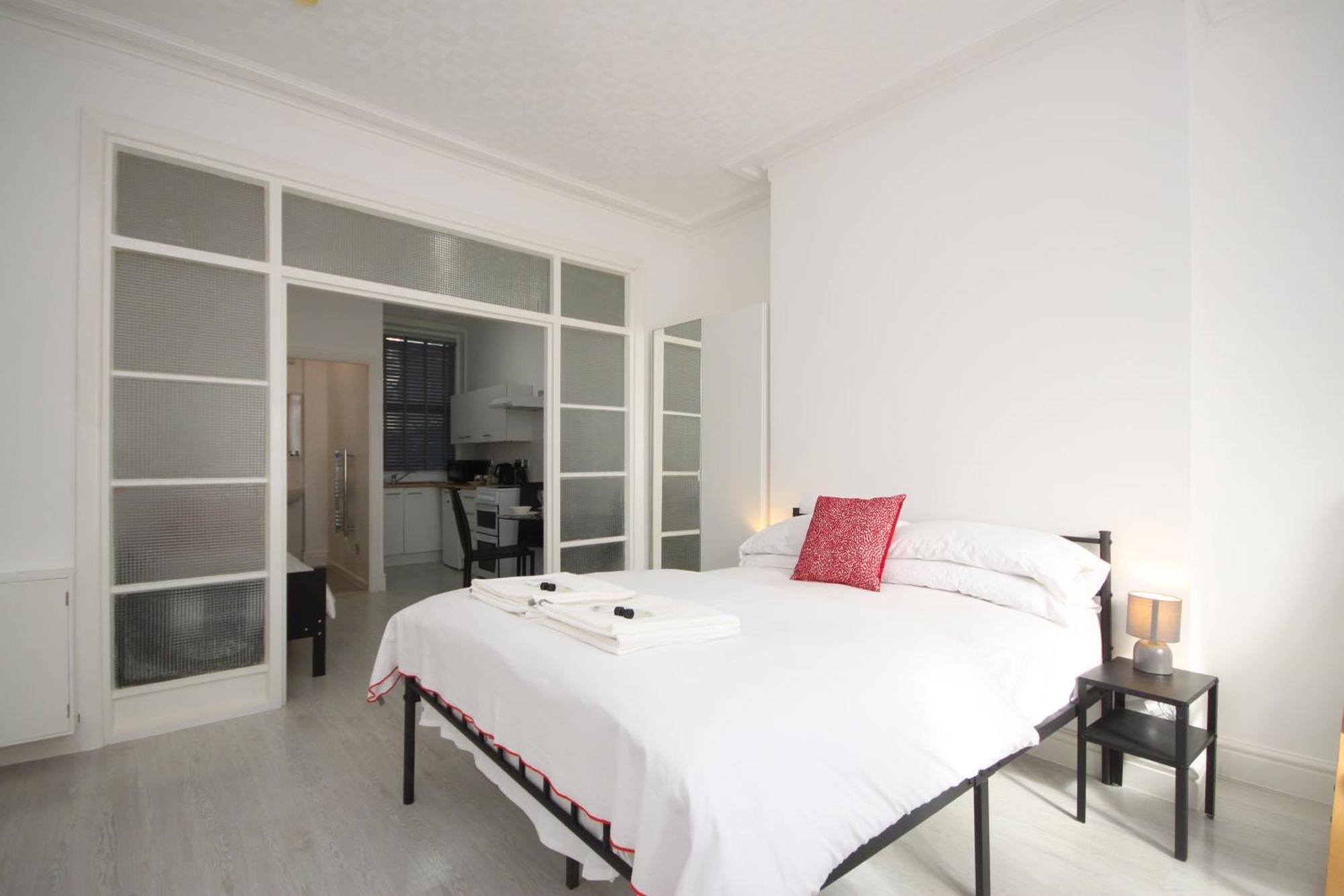 Barton Beachside - Stylish Studio Apartment, Double & Single - Central Beach & Promenade Location - Over 21'S, Family Friendly Only, Id Required Blackpool Habitación foto