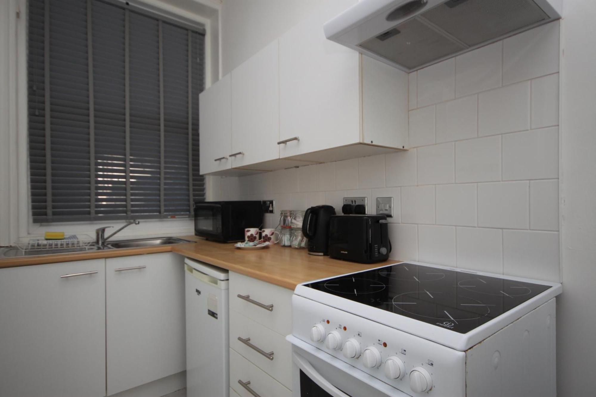 Barton Beachside - Stylish Studio Apartment, Double & Single - Central Beach & Promenade Location - Over 21'S, Family Friendly Only, Id Required Blackpool Habitación foto
