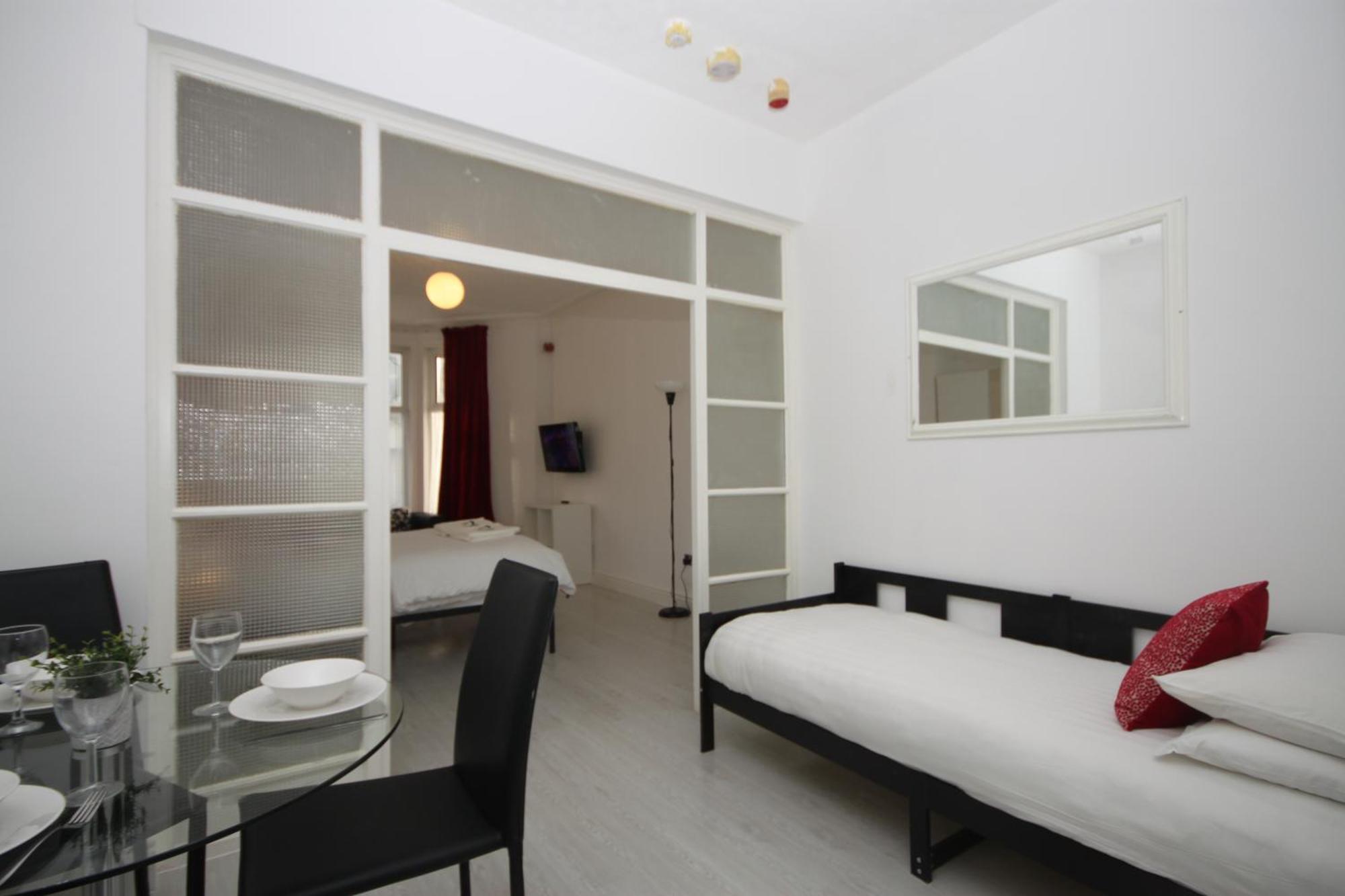 Barton Beachside - Stylish Studio Apartment, Double & Single - Central Beach & Promenade Location - Over 21'S, Family Friendly Only, Id Required Blackpool Habitación foto
