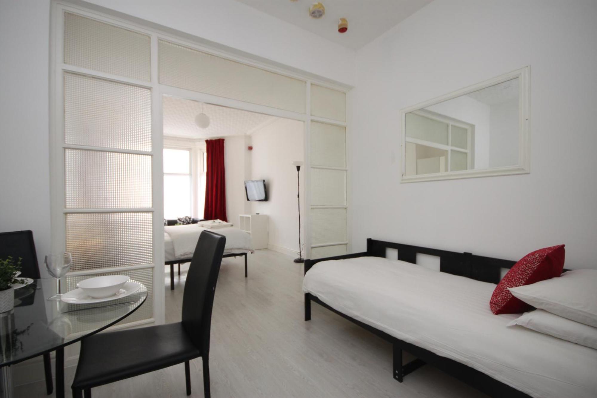 Barton Beachside - Stylish Studio Apartment, Double & Single - Central Beach & Promenade Location - Over 21'S, Family Friendly Only, Id Required Blackpool Exterior foto