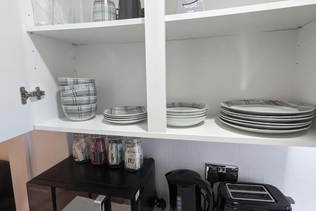 Barton Beachside - Stylish Studio Apartment, Double & Single - Central Beach & Promenade Location - Over 21'S, Family Friendly Only, Id Required Blackpool Exterior foto