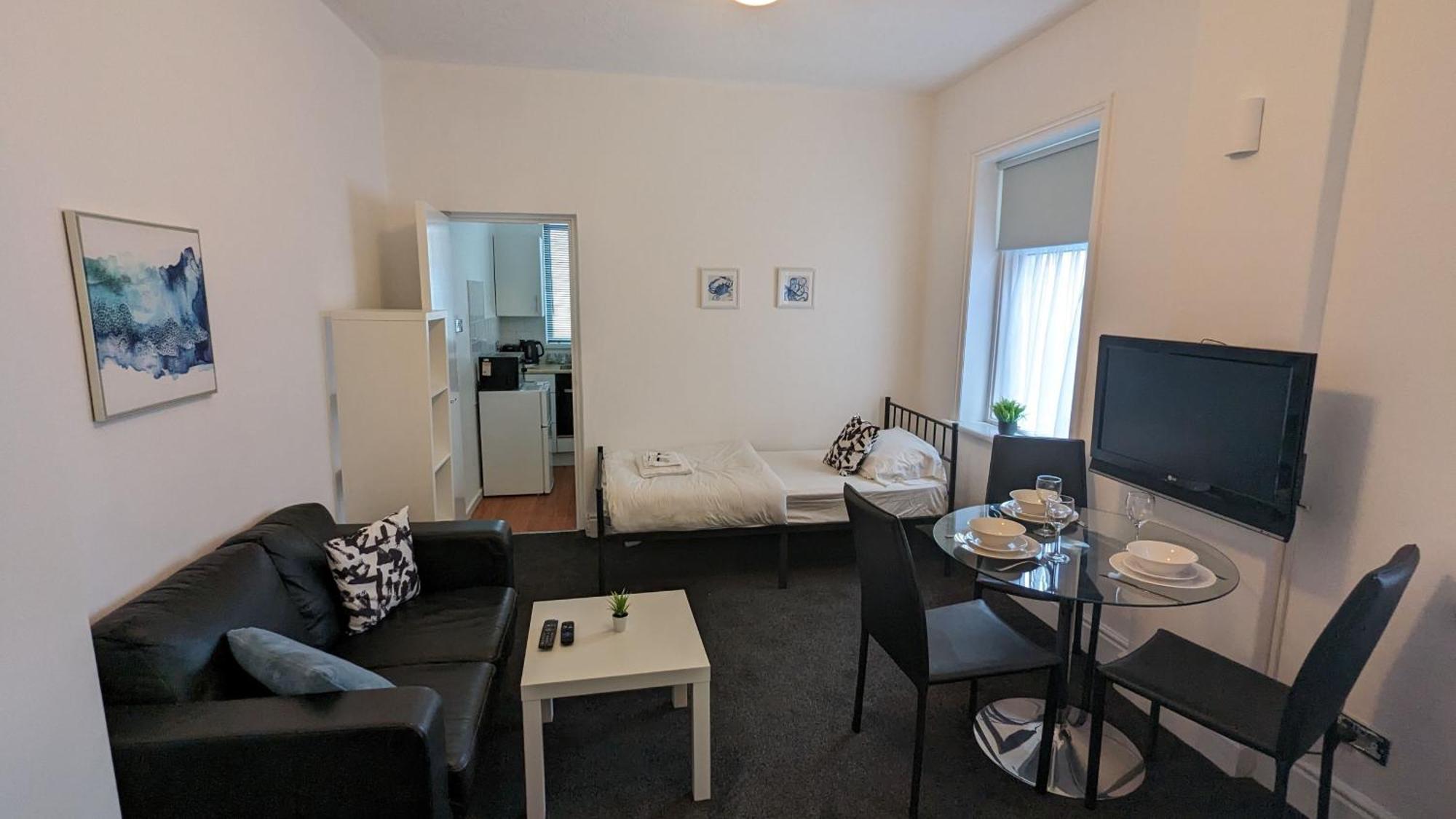 Barton Beachside - Stylish Studio Apartment, Double & Single - Central Beach & Promenade Location - Over 21'S, Family Friendly Only, Id Required Blackpool Exterior foto